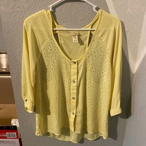 Yellow Daytrip shirt from buckle.